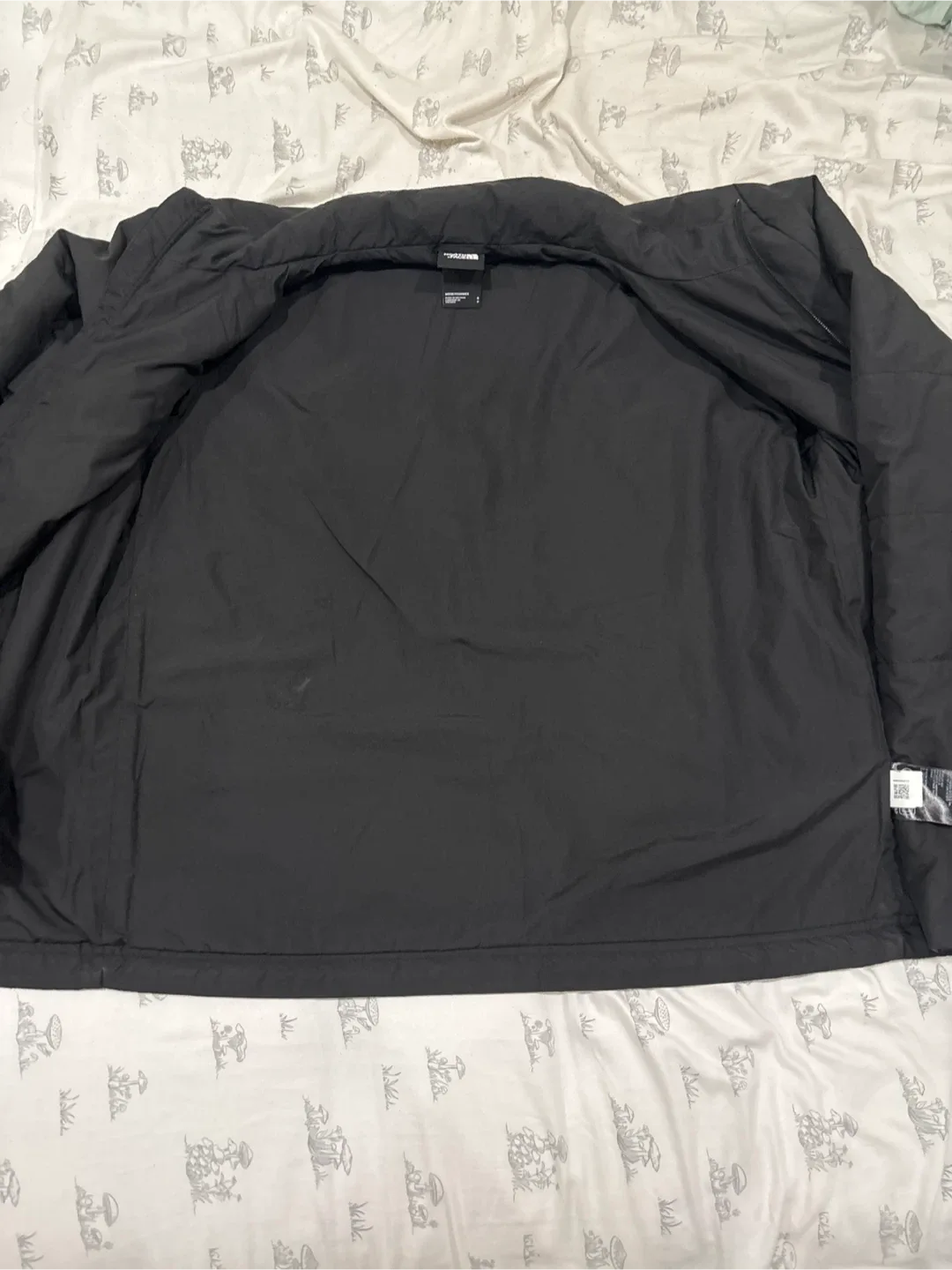 The North Face Black Puffer Jacket image indicator(3)