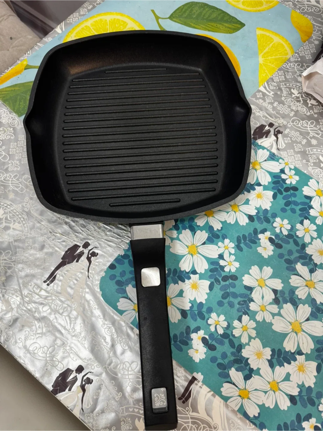 Moss & Stone Grill Pan - Black