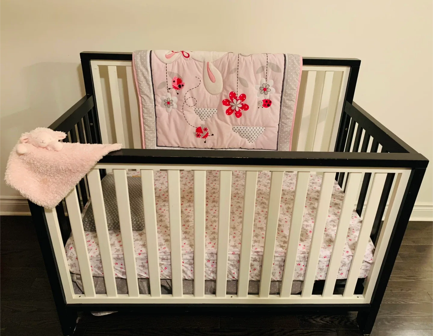 Black & White Baby Crib + Matching Dresser Set