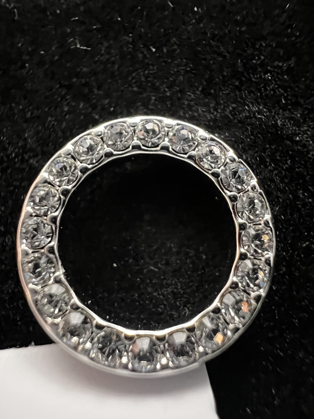 NIC & SYD Swarovski Crystal Circle Earrings - New - photo 3