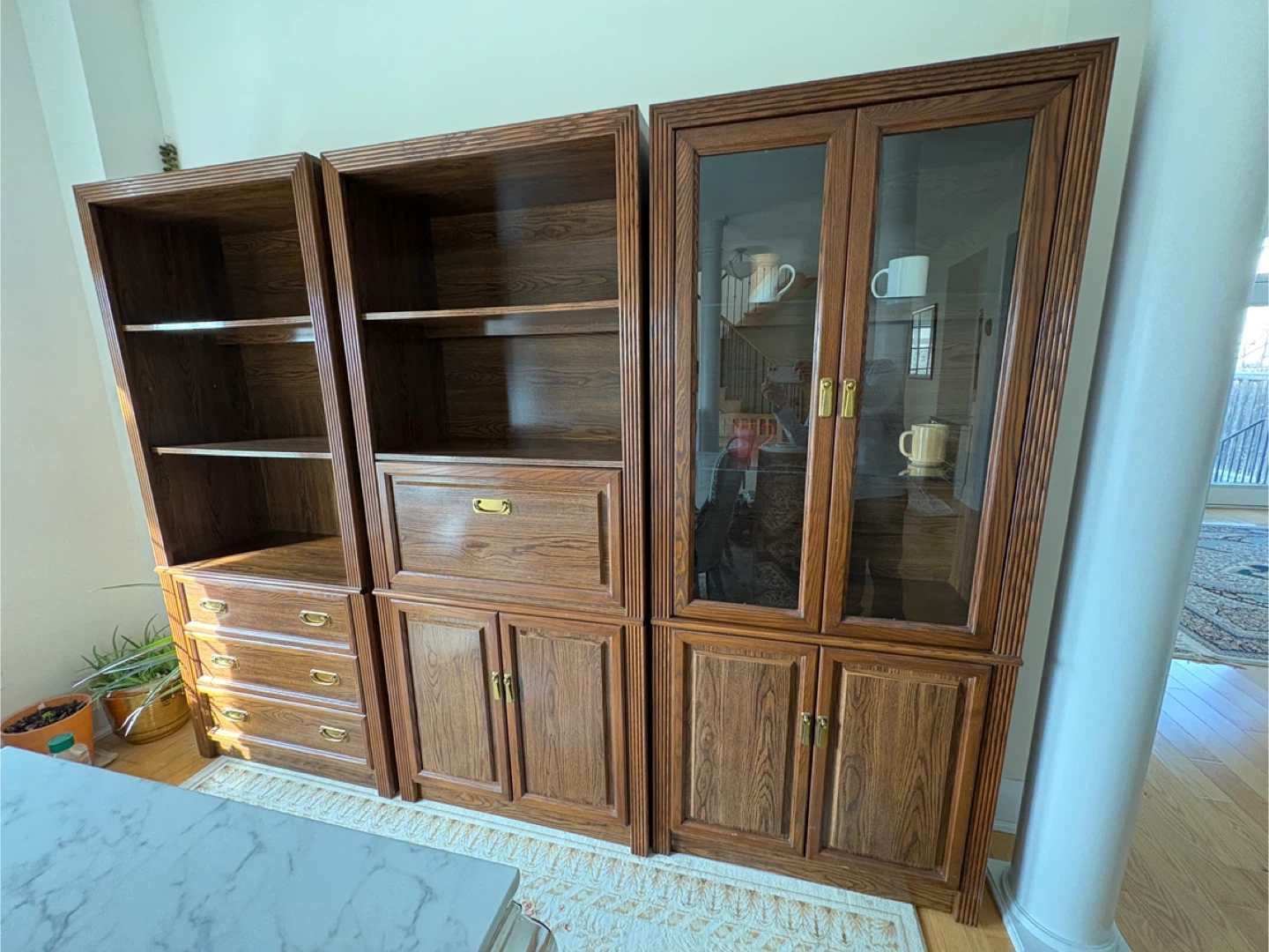 Wooden Bookcase/Shelf with Glass Cabinet