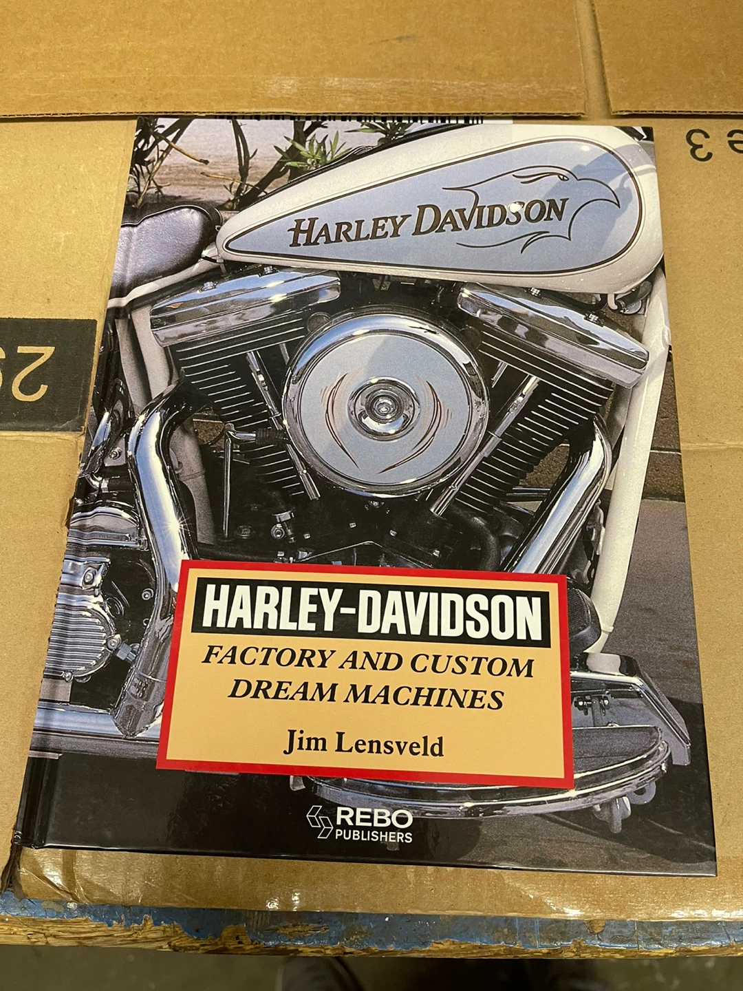 Harley-Davidson Factory & Custom Dream Machines Book