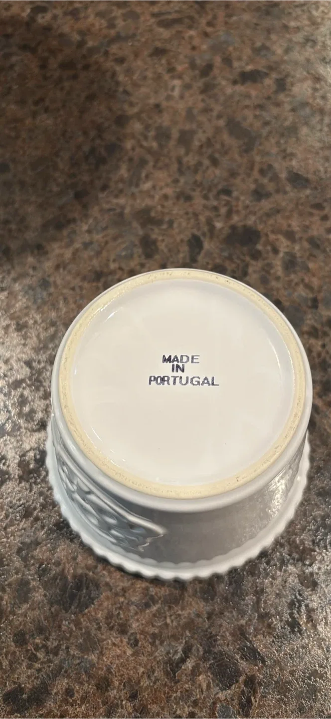 White Ceramic Popcorn Bowl Set image indicator(6)