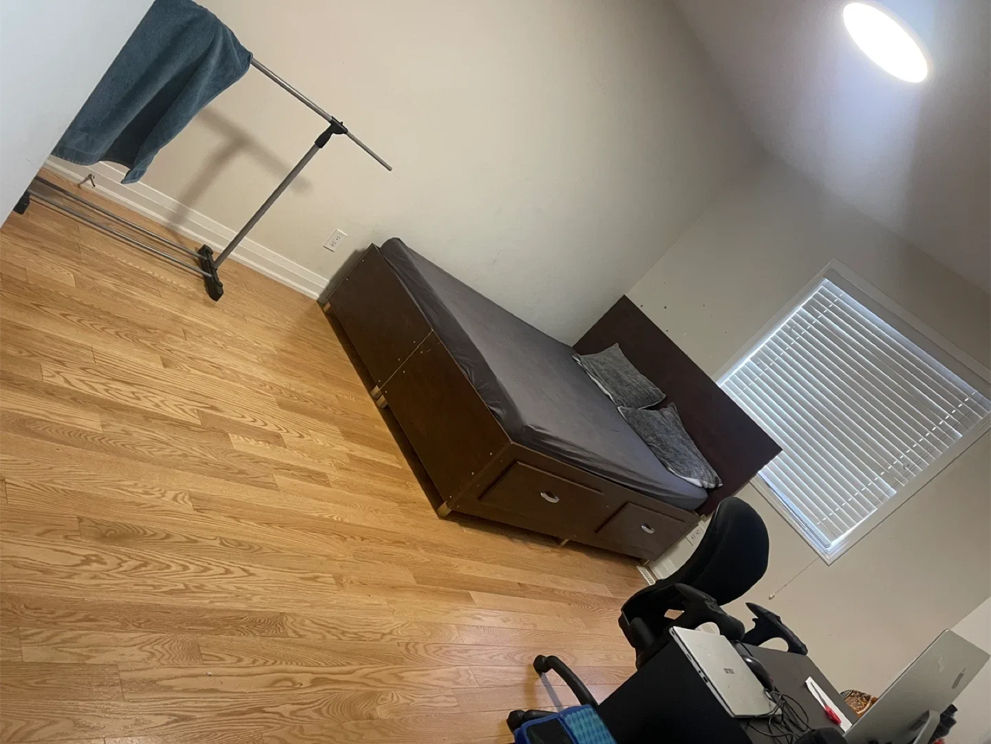 Box bed with 2 drawers