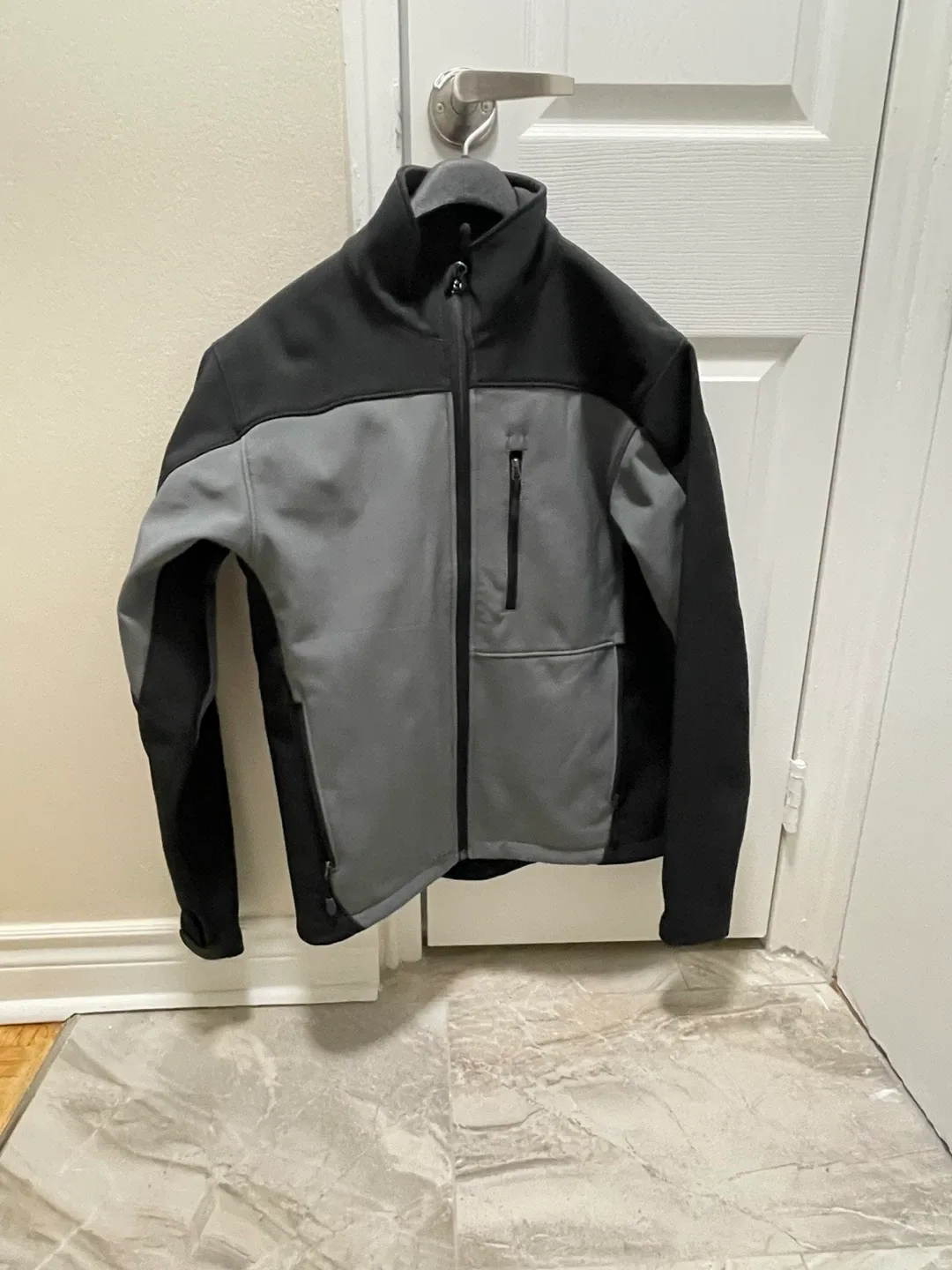 Kirkland Signature Men's Softshell Jacket