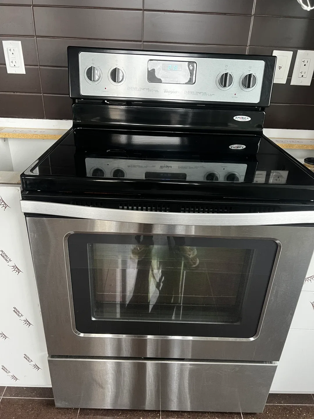 Whirlpool Stainless Steel Electric Range image indicator(2)