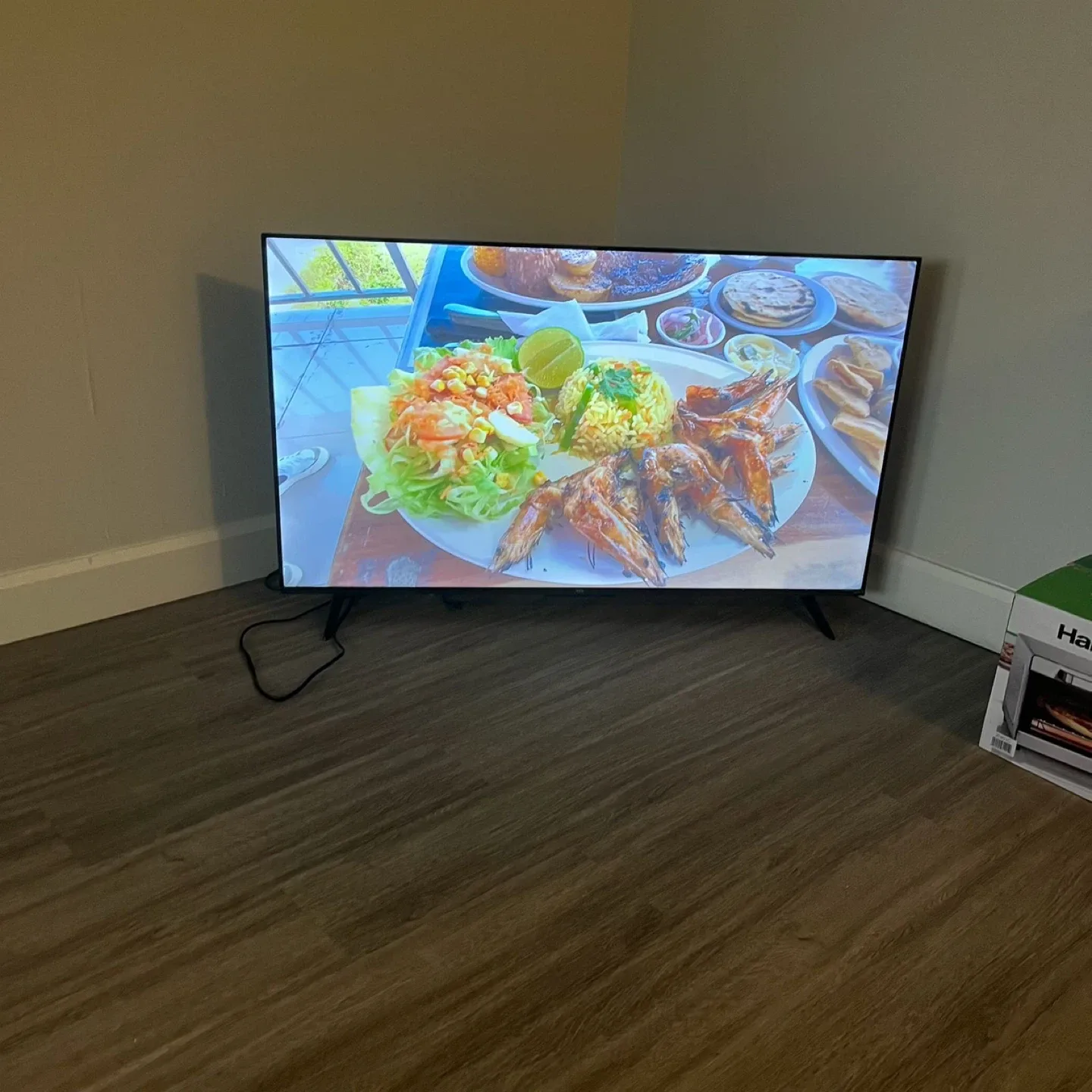 50 inch TCL TV image indicator(6)