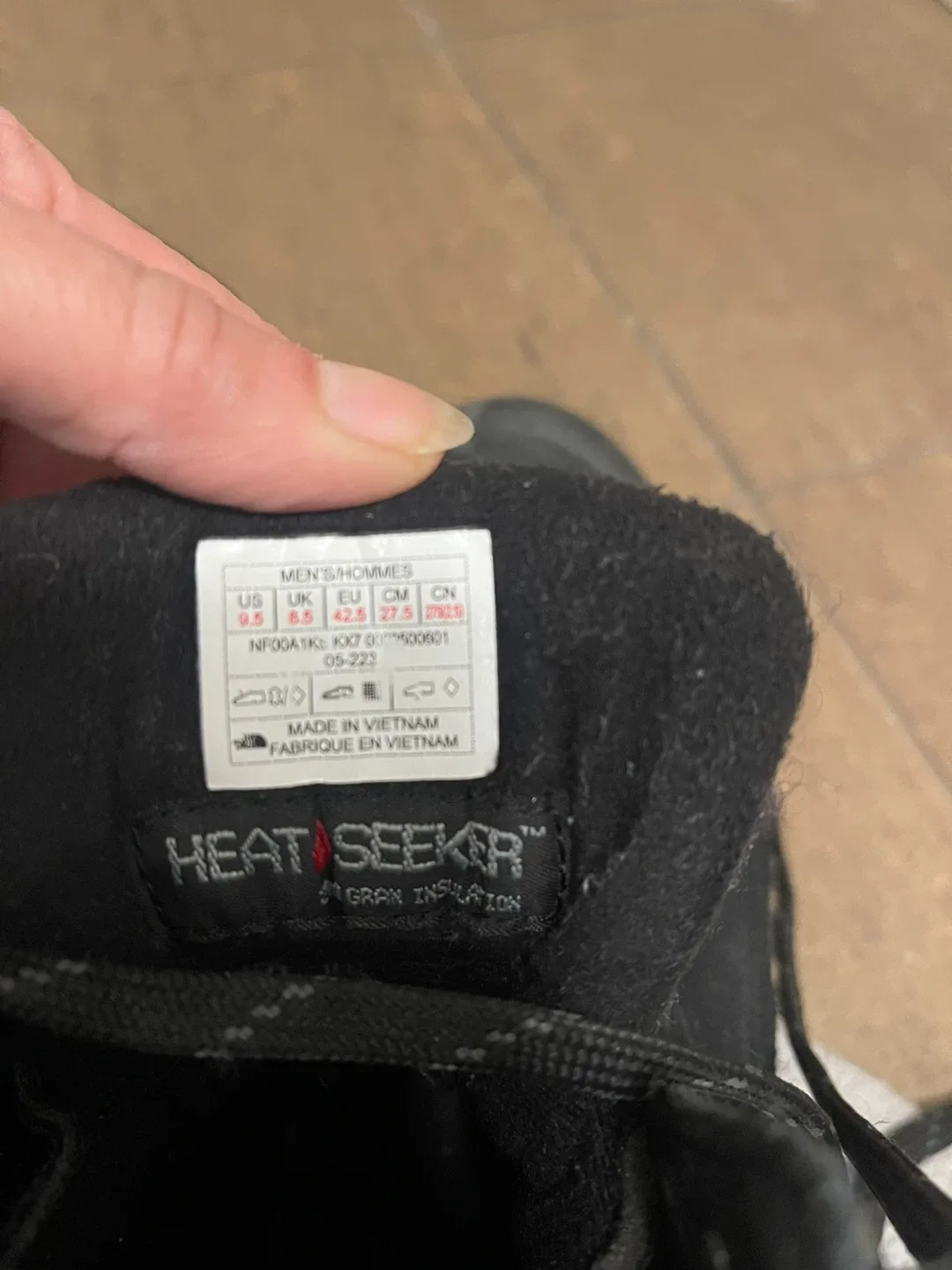 The North Face Waterproof Boots - Men's Size 9.5 image indicator(3)