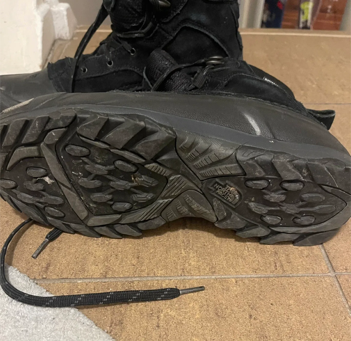 The North Face Waterproof Boots - Men's Size 9.5 image indicator(2)