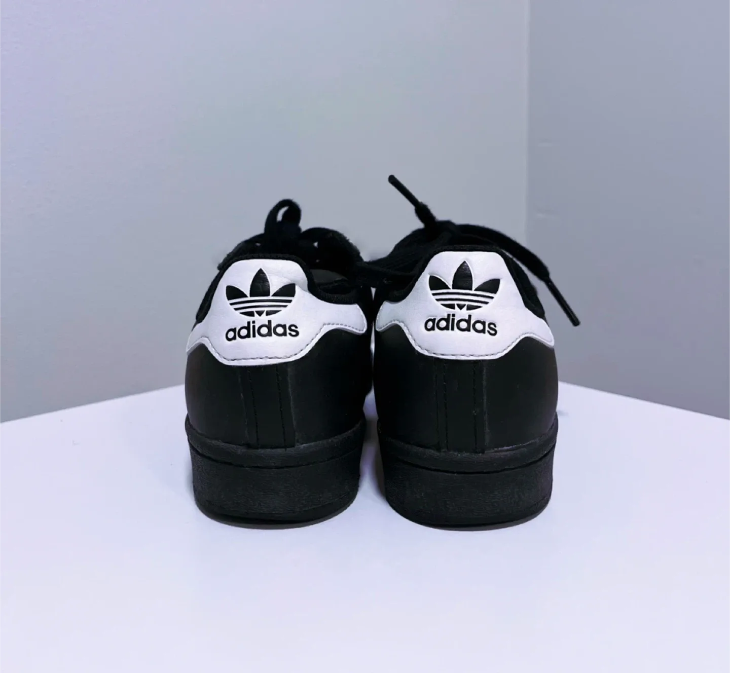 Adidas Superstar shoes image indicator(2)