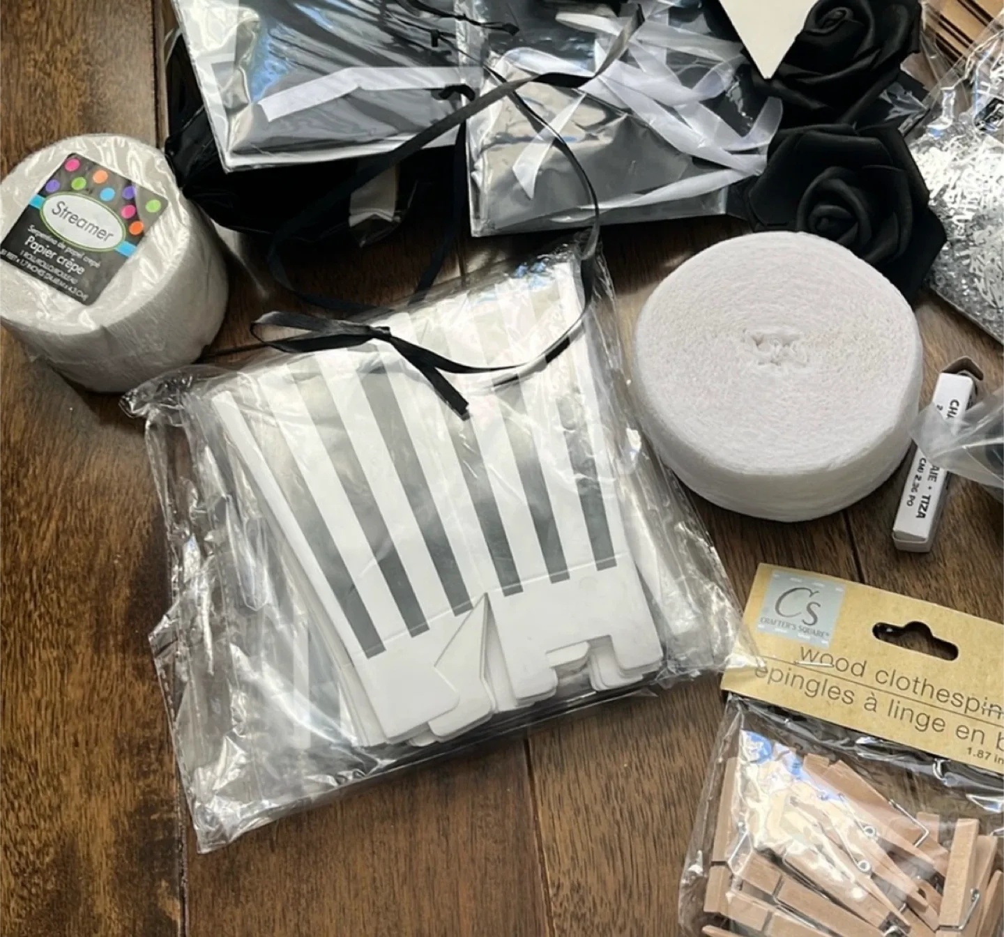 Party Decoration Bundle image indicator(3)