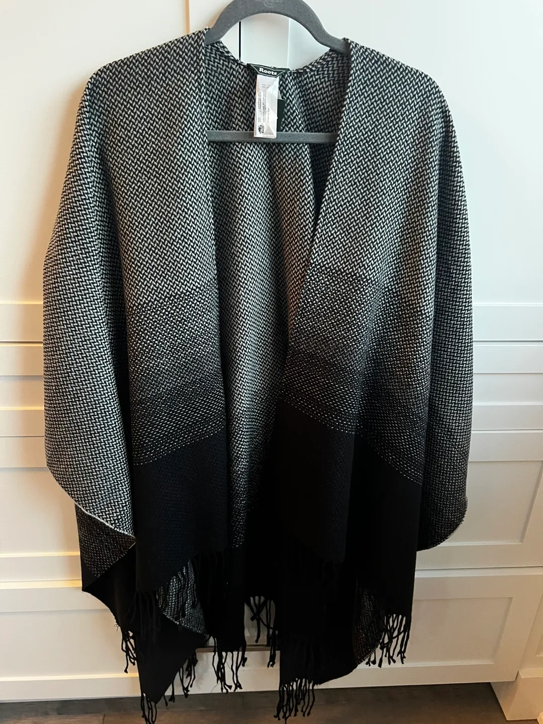 New Roots Horizon Wrap/ - Black O/S