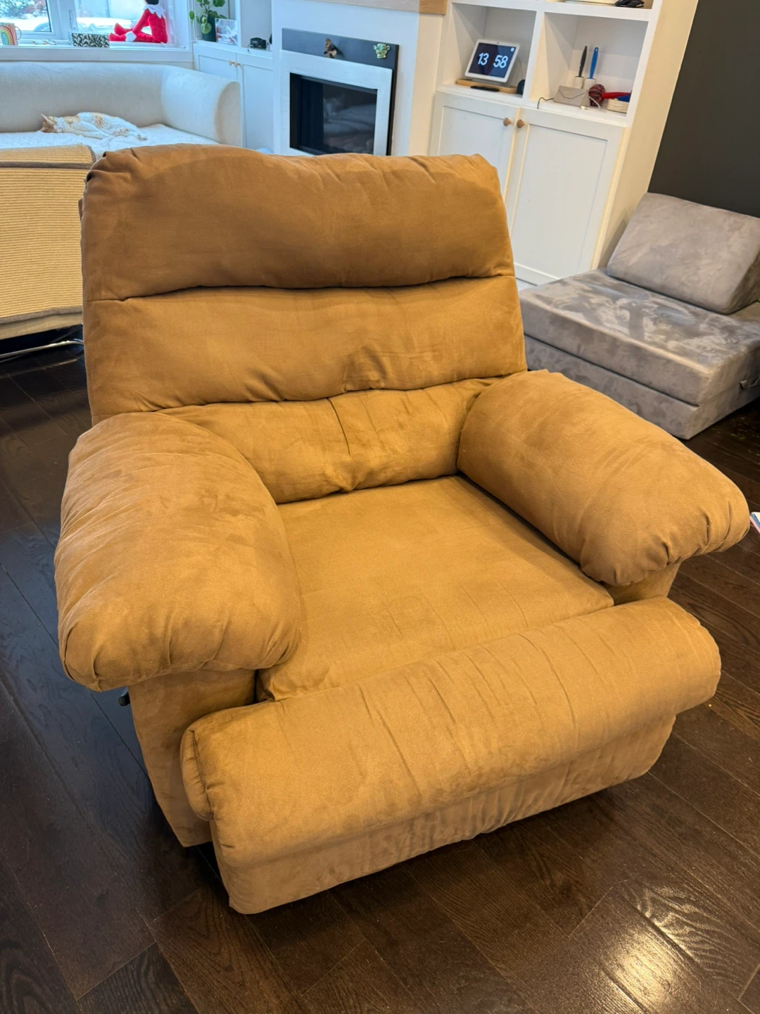 Recliner Armchair - Comfy! - photo 3