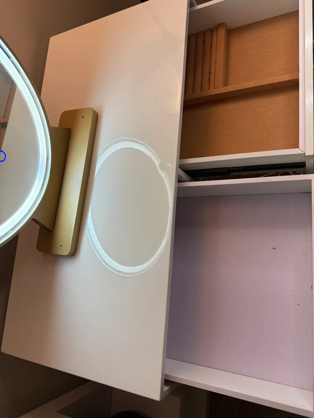 Dresser with mirror and stool image indicator(7)