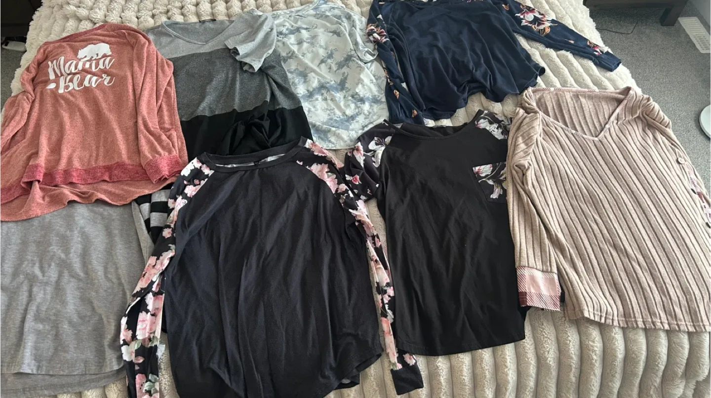 Maternity Clothes Bundle image indicator(4)