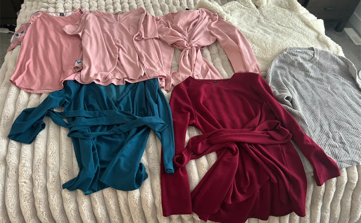 Maternity Clothes Bundle image indicator(3)