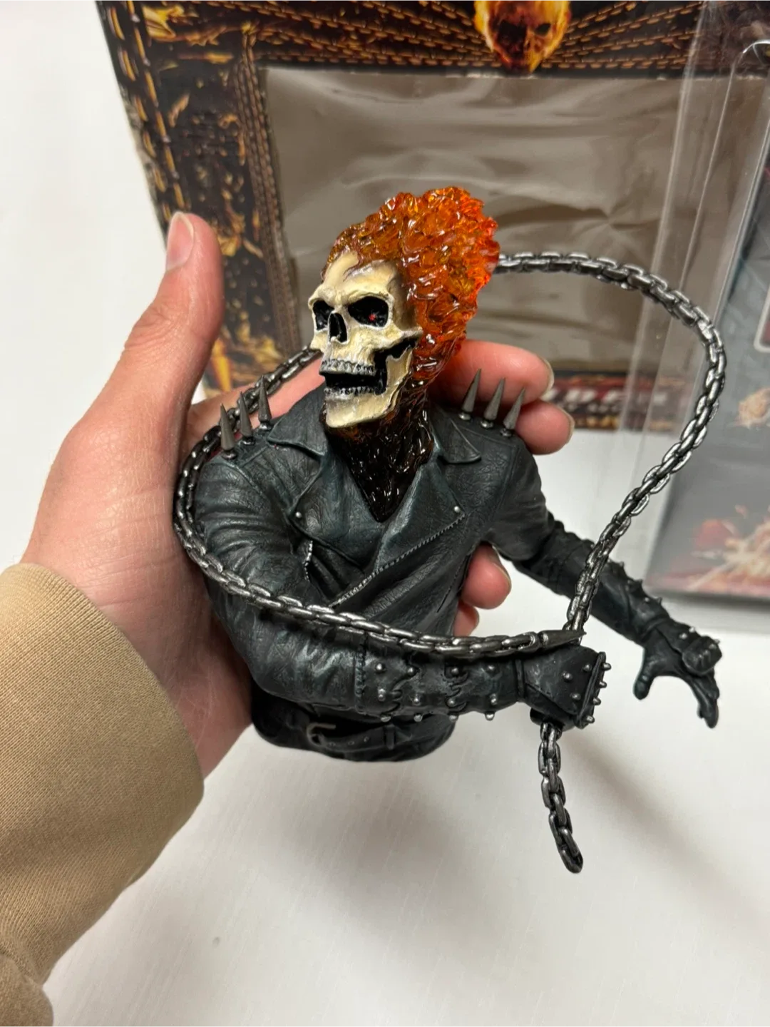 Ghost Rider Limited Edition Figurine Gift Set image indicator(2)