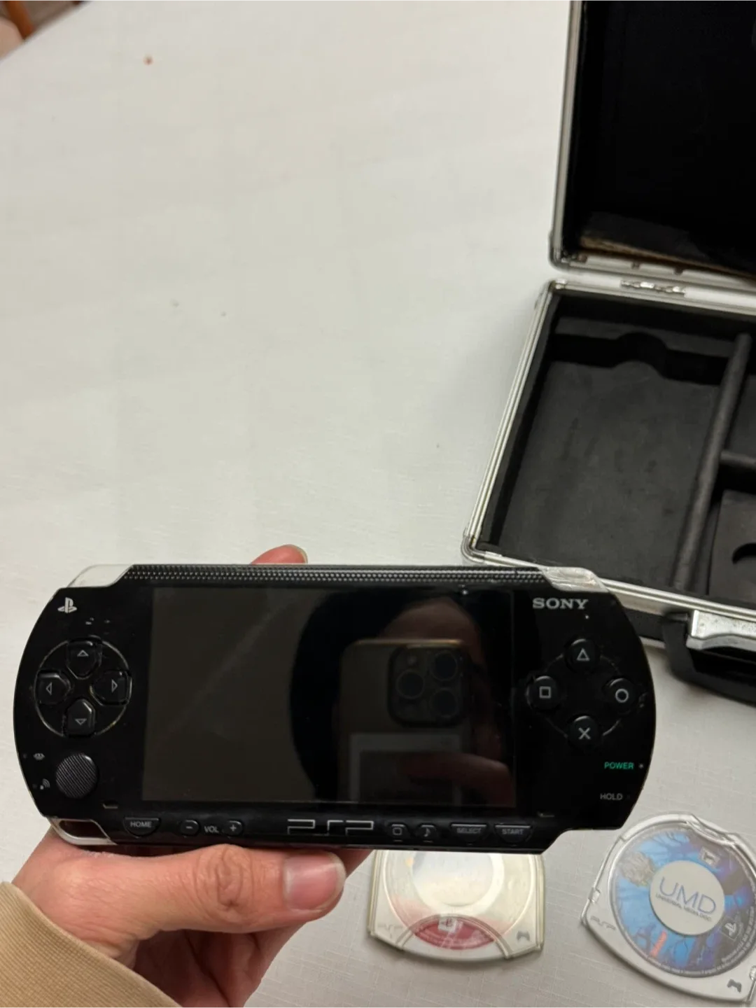 2 Sony PSP  with games image indicator(5)