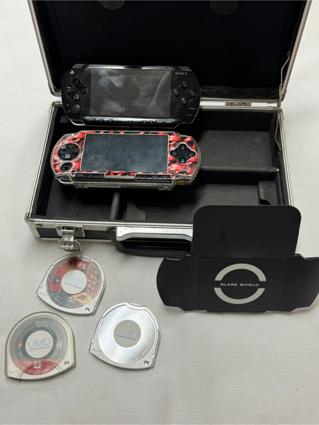 2 Sony PSP  with games