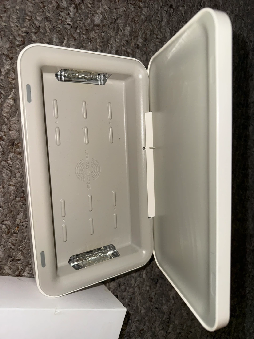 UV sanitizer with wireless charging