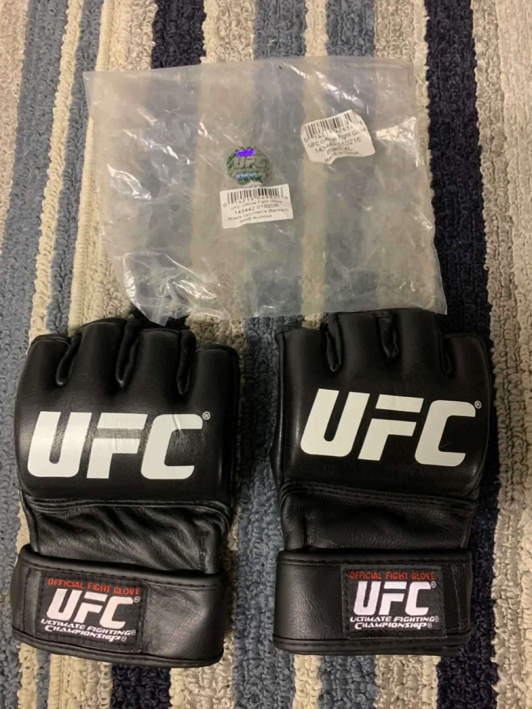 UFC Official Fight Glove - Black XL