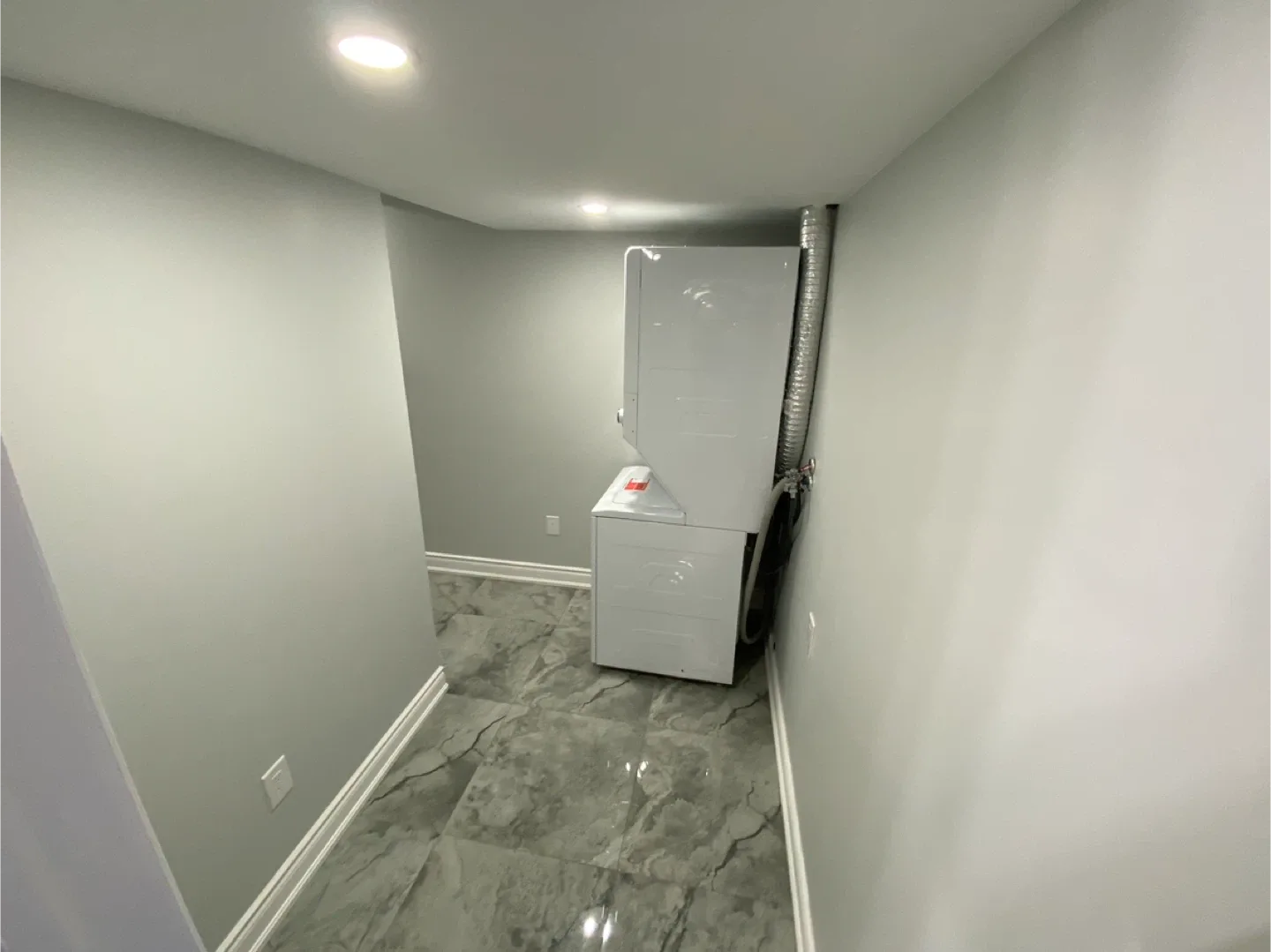 Basement for rent image indicator(6)