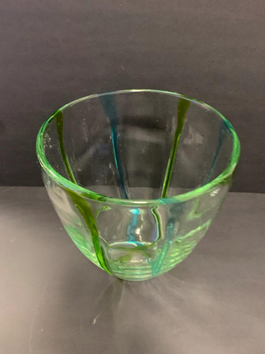 Green Glass Vase, 7 Inches Tall - photo 3