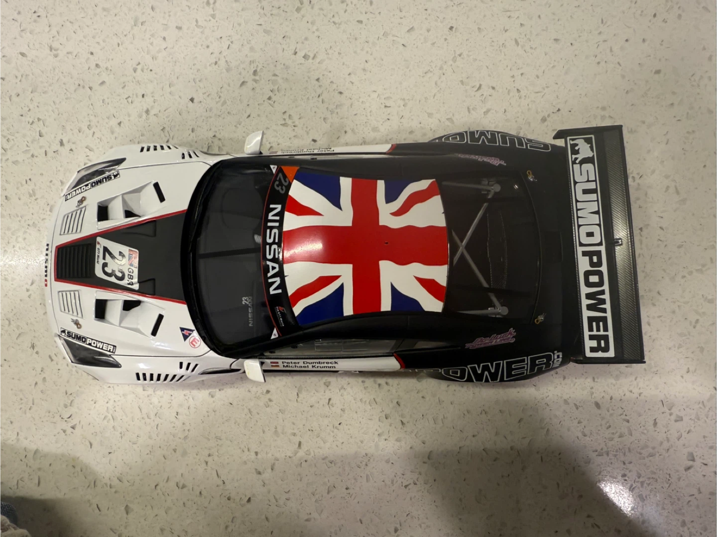 AUTOart Nissan GT-R FIA GT1 Sumo Power Racecar - photo 5
