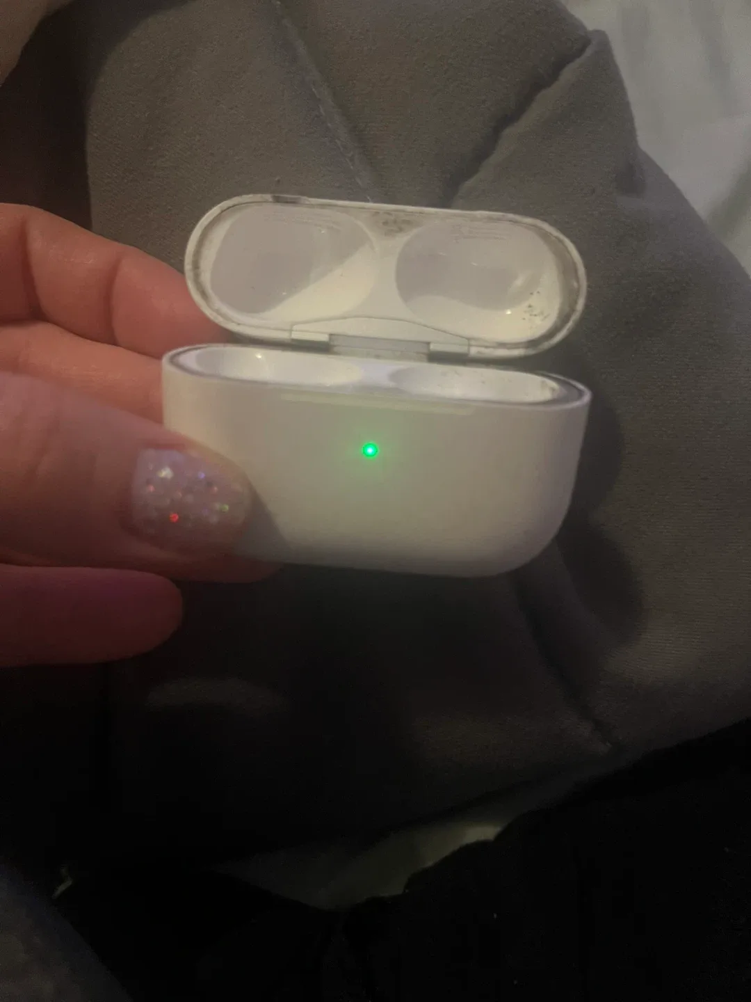 Apple AirPods Pro Charging Case
