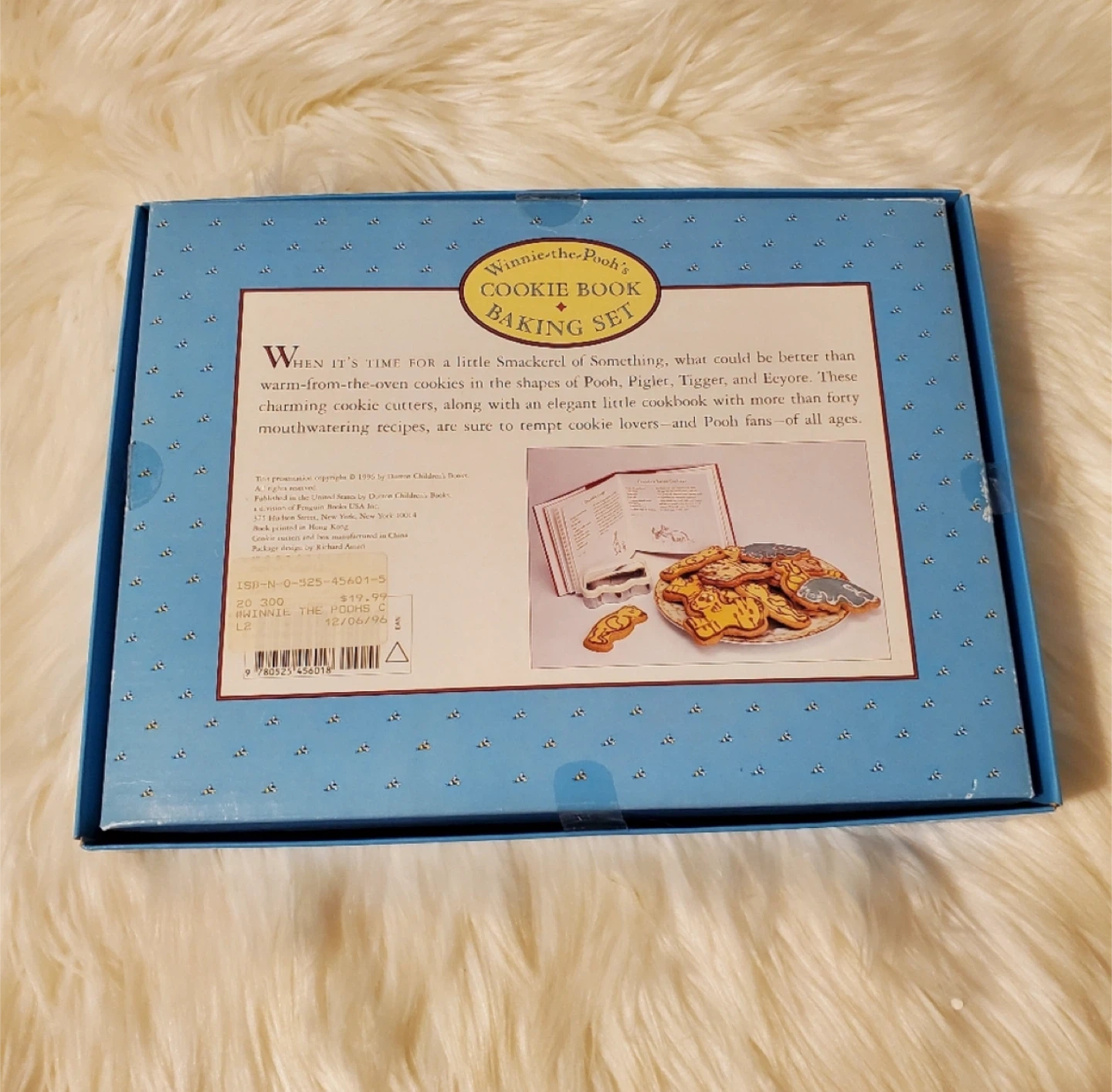 New Vintage Winnie the Pooh Cookie Book Baking Set - photo 2