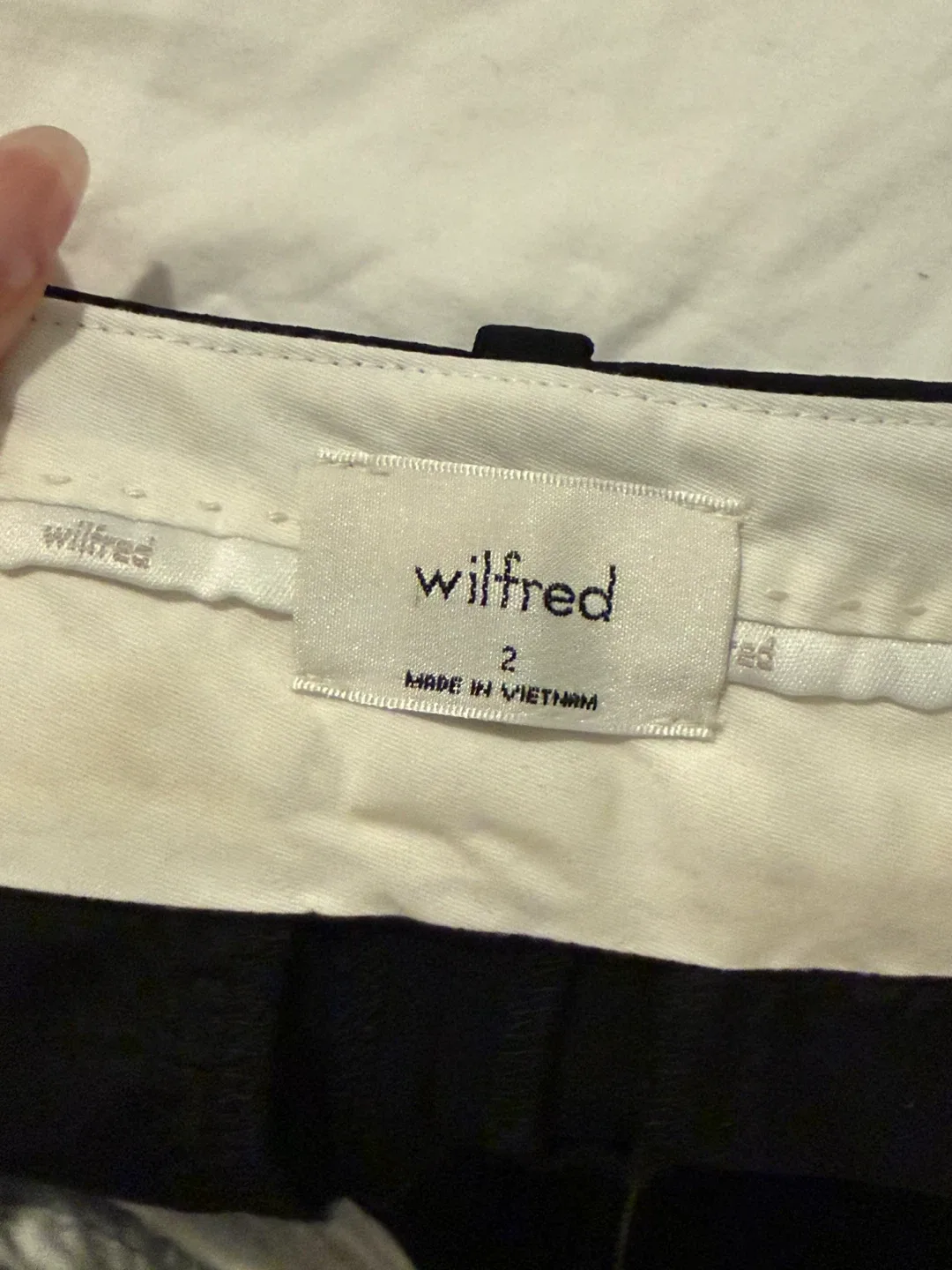 Aritzia Effortless Pants Black- Size 2 image indicator(4)