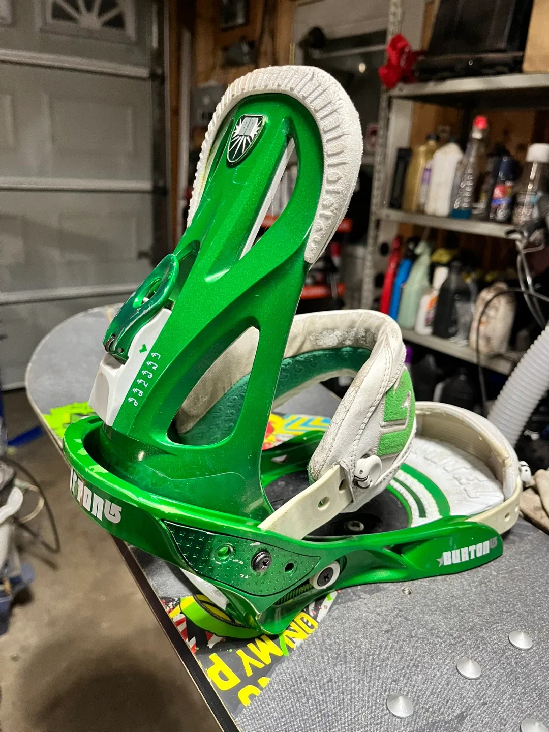 Burton Blunt w/ Cartel binding image indicator(3)