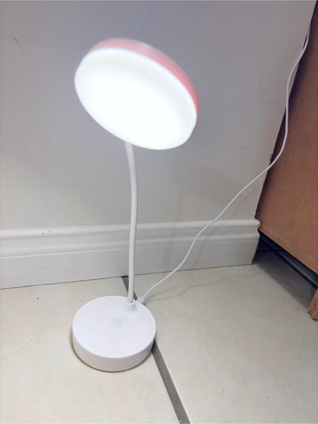 Pink LED Desk Lamp image indicator(2)