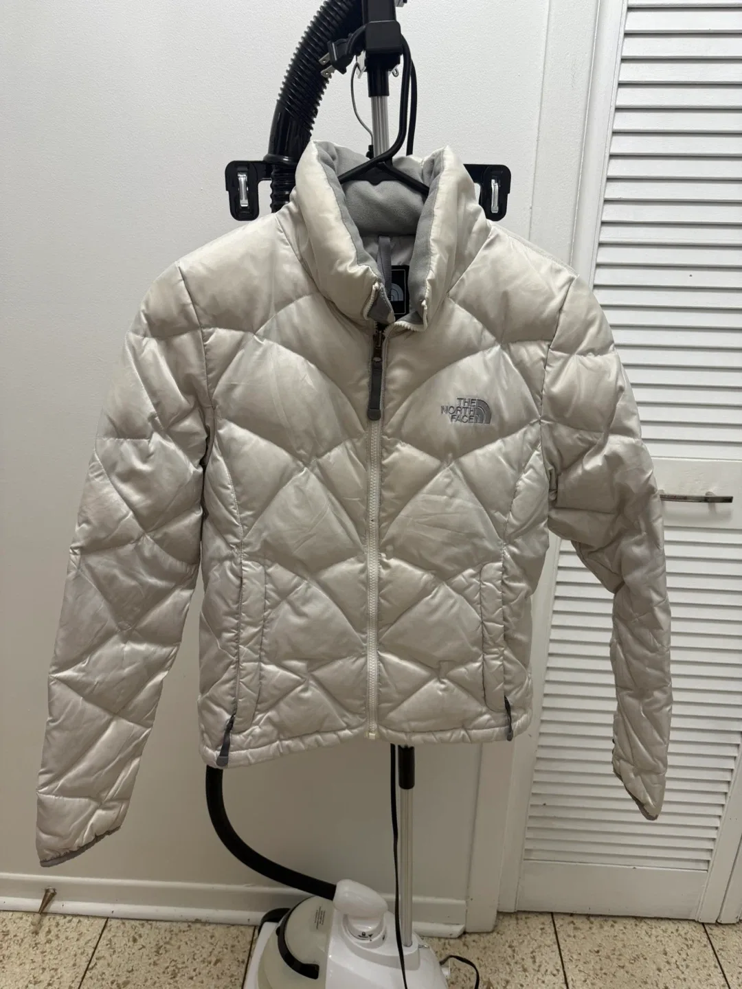 The North Face 550 Down Puffer Jacket - Size S