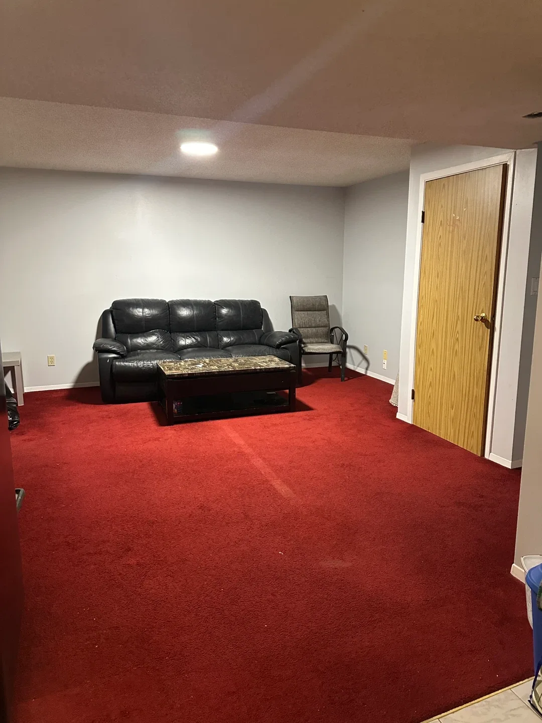 Private room in 2 bedroom basement