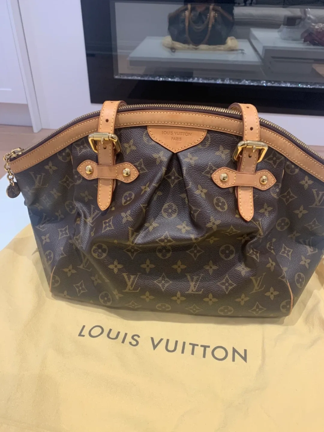 ❤️ Authentic Louis Vuitton Monogram Tivoli GM ❤️ image indicator(3)