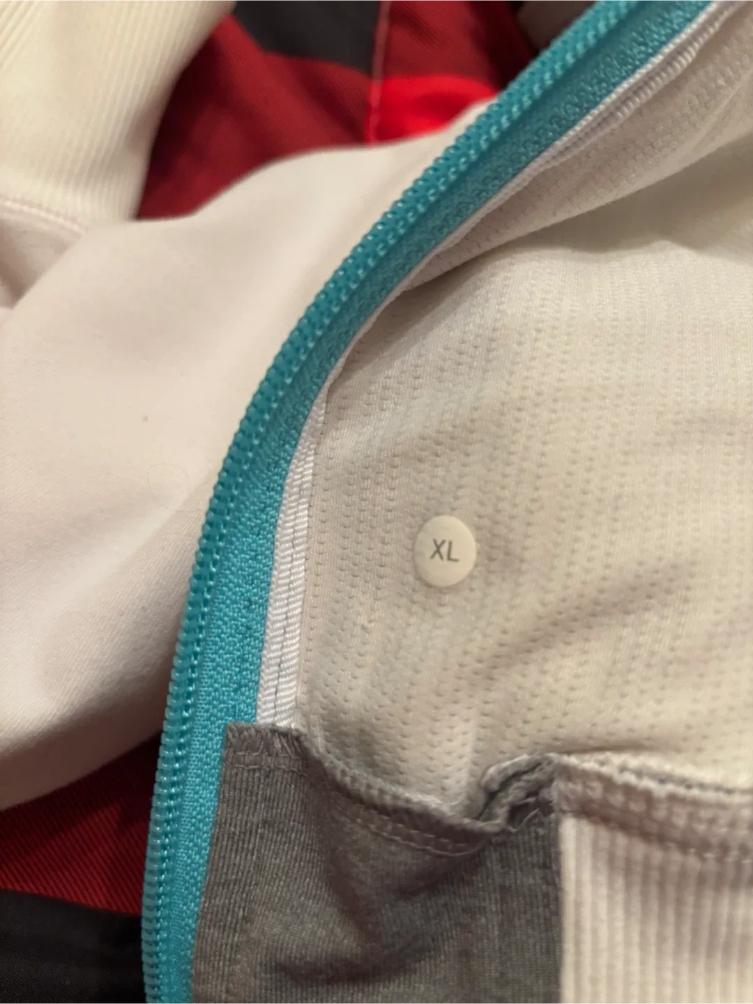 Unisex Lululemon Grey & White Jacket - Size XL image indicator(4)