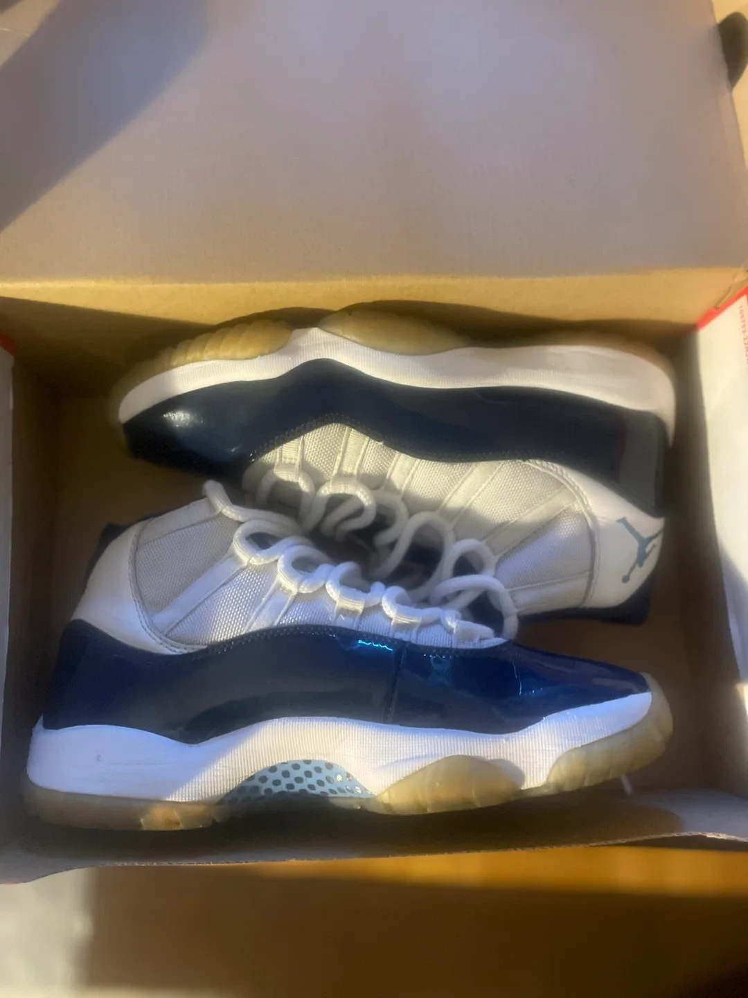 Jordan 11 “Win Like 82” size 8.5