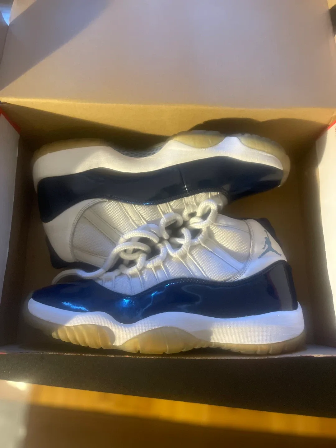 Jordan 11 “Win Like 82” size 8.5 image indicator(4)