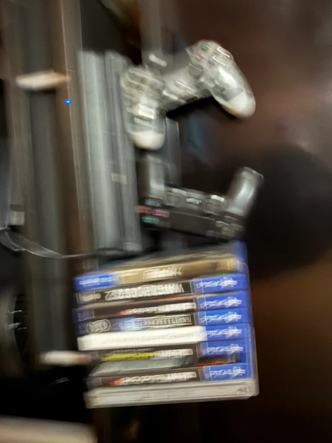 PS4 Games and Controllers image indicator(6)