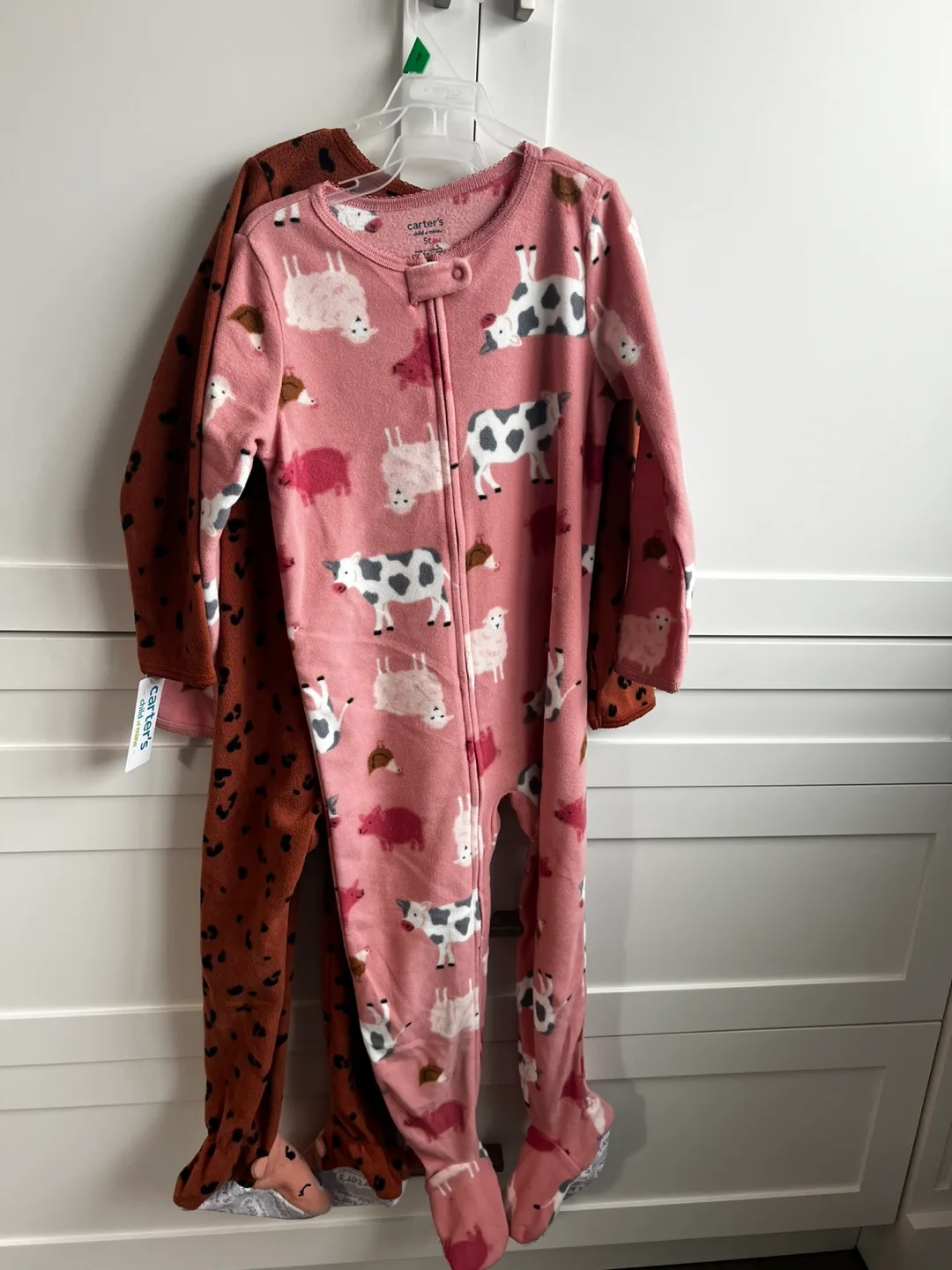 Carter's Size 5T Footed Pajama set( includes both)