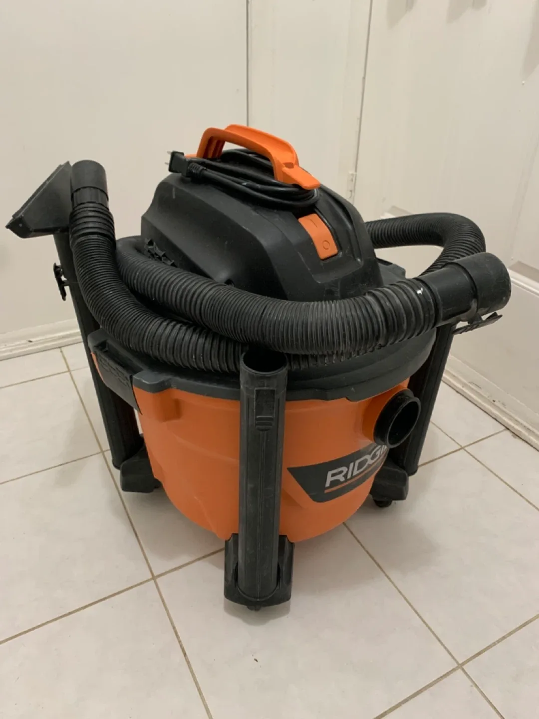 Ridgid 34L (9 Gal.) Wet Dry Shop Vacuum