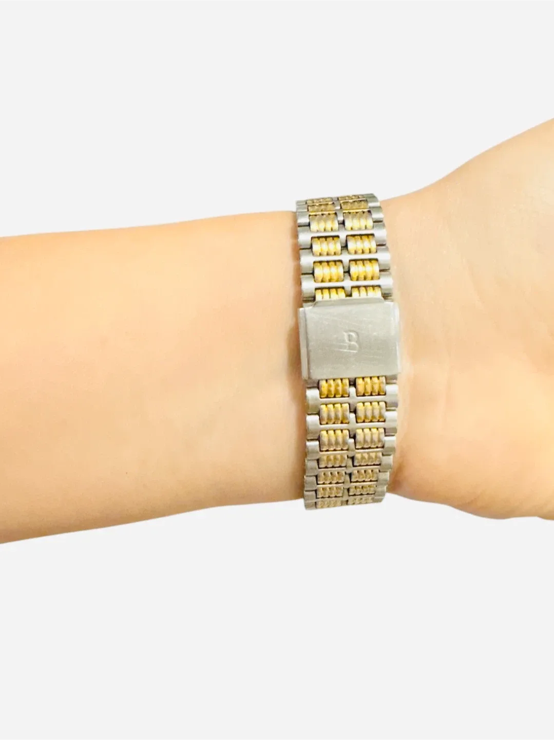 Vintage 1998 Bulova Quartz Men’s Two-Tone Watch image indicator(2)