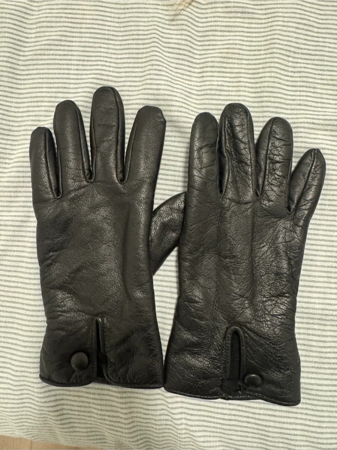 M&V Black Leather Gloves - Size 8