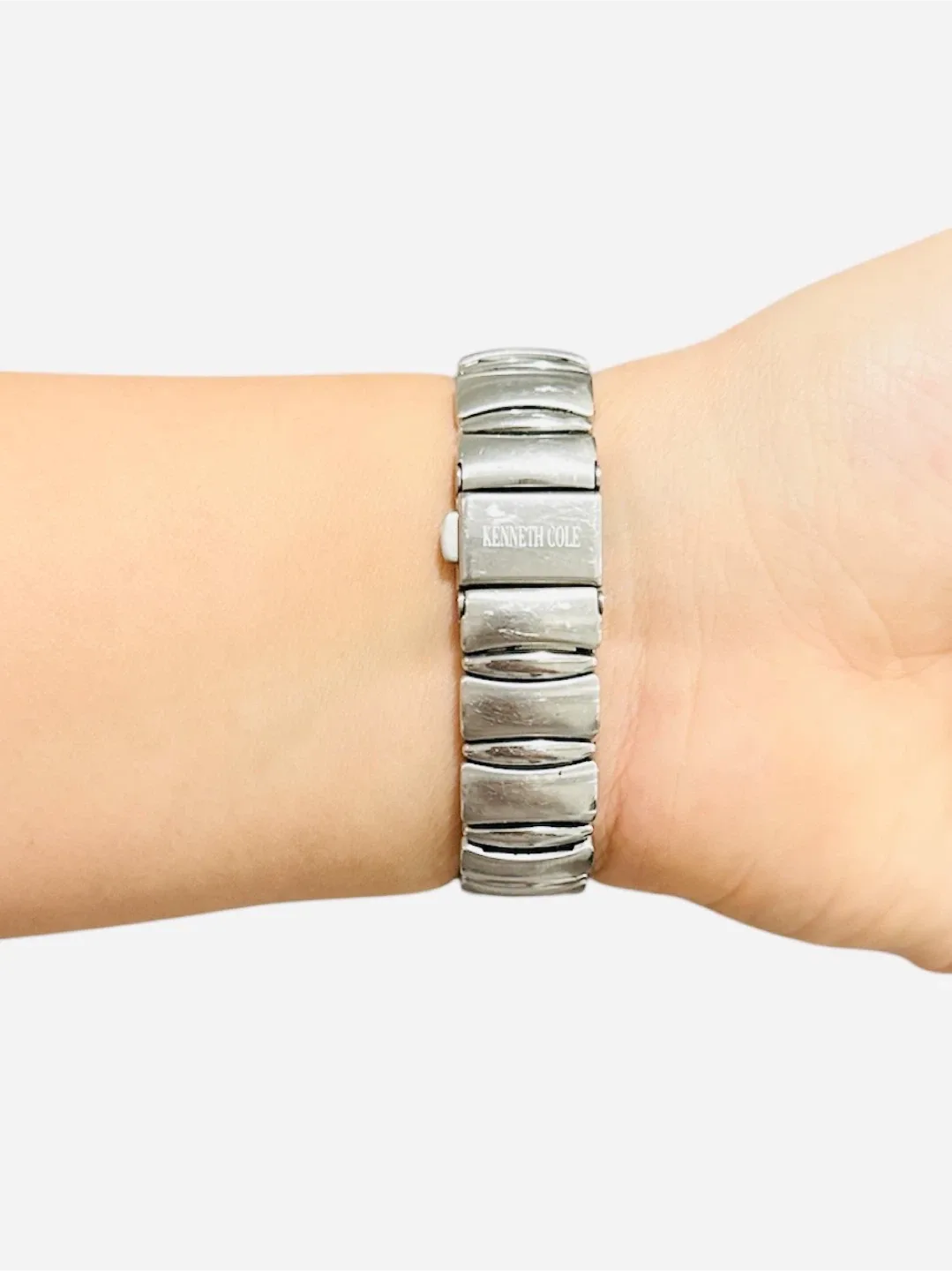 Kenneth Cole New York Unisex Silver-Tone Stainless Steel Watch image indicator(2)