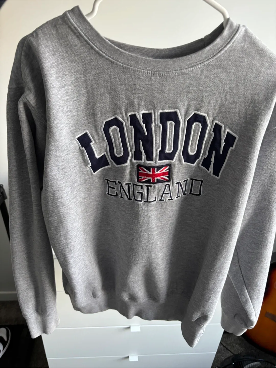 Zone One London England Grey Sweatshirt - Size L