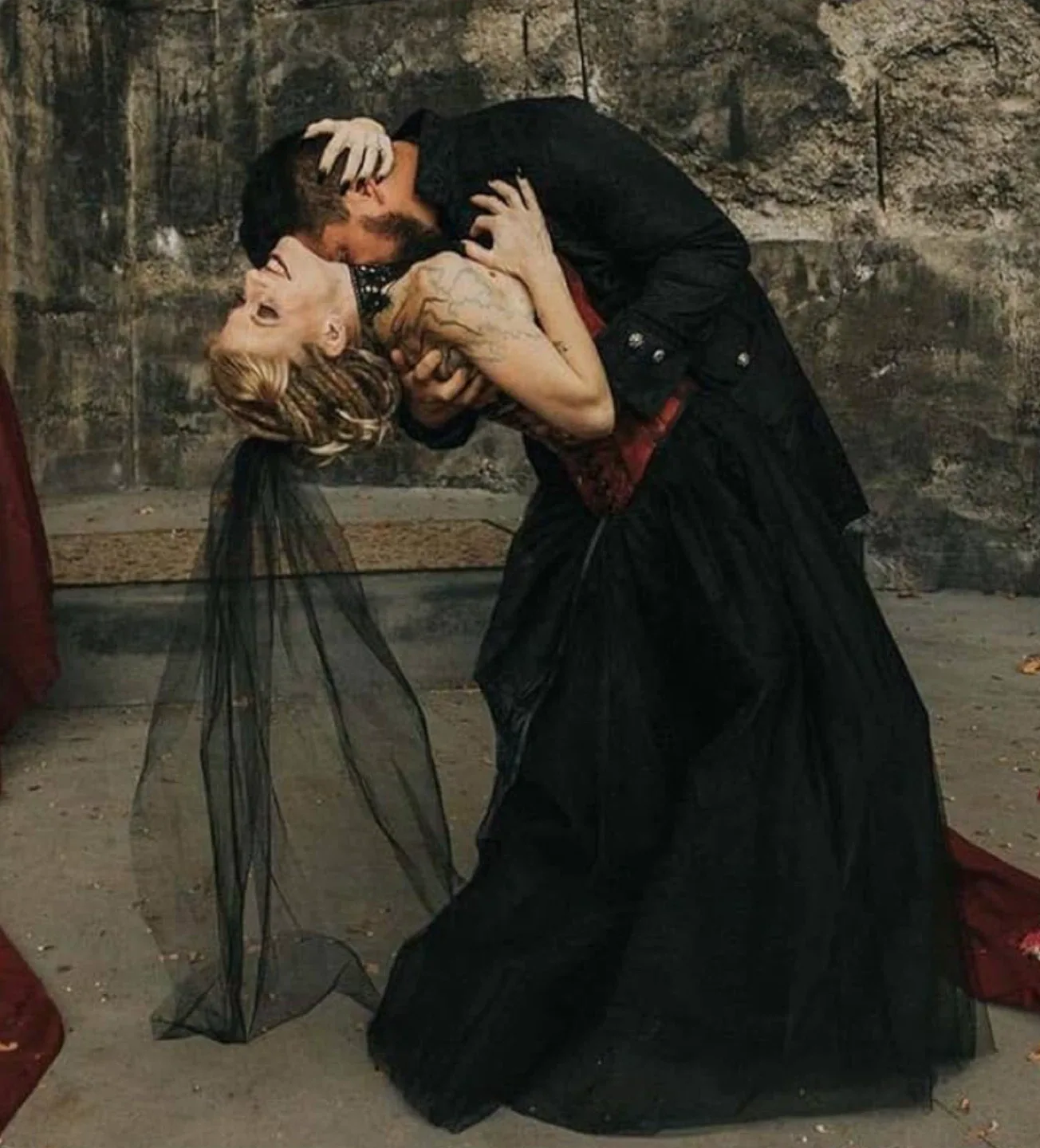 Fingertip black bridal veil