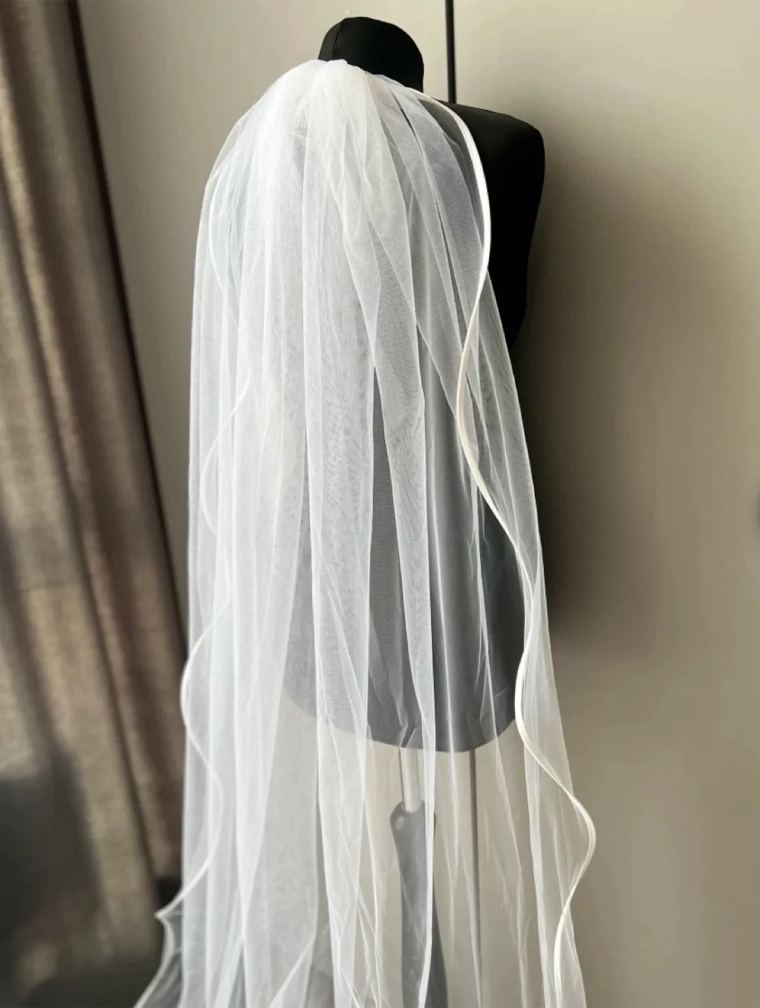 Satin edge Veil - soft White or ivory image indicator(2)