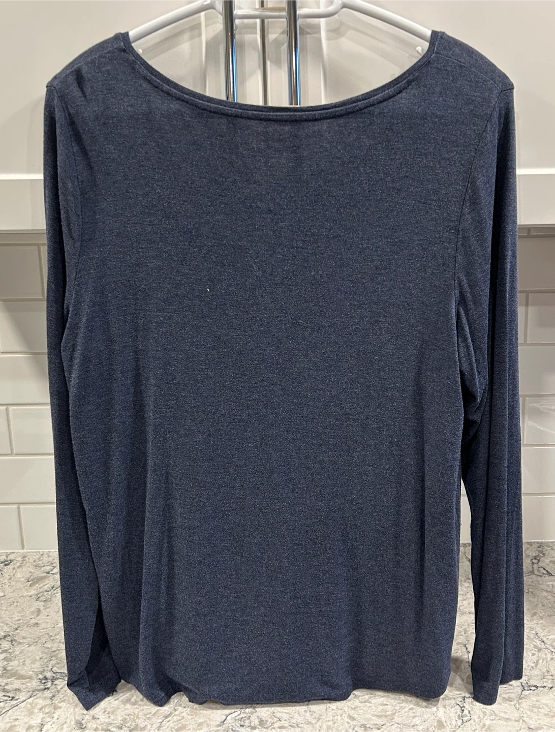 Womens Reitmans Long Sleeve Top (Size L)($10 each/ both for $15 - photo 2