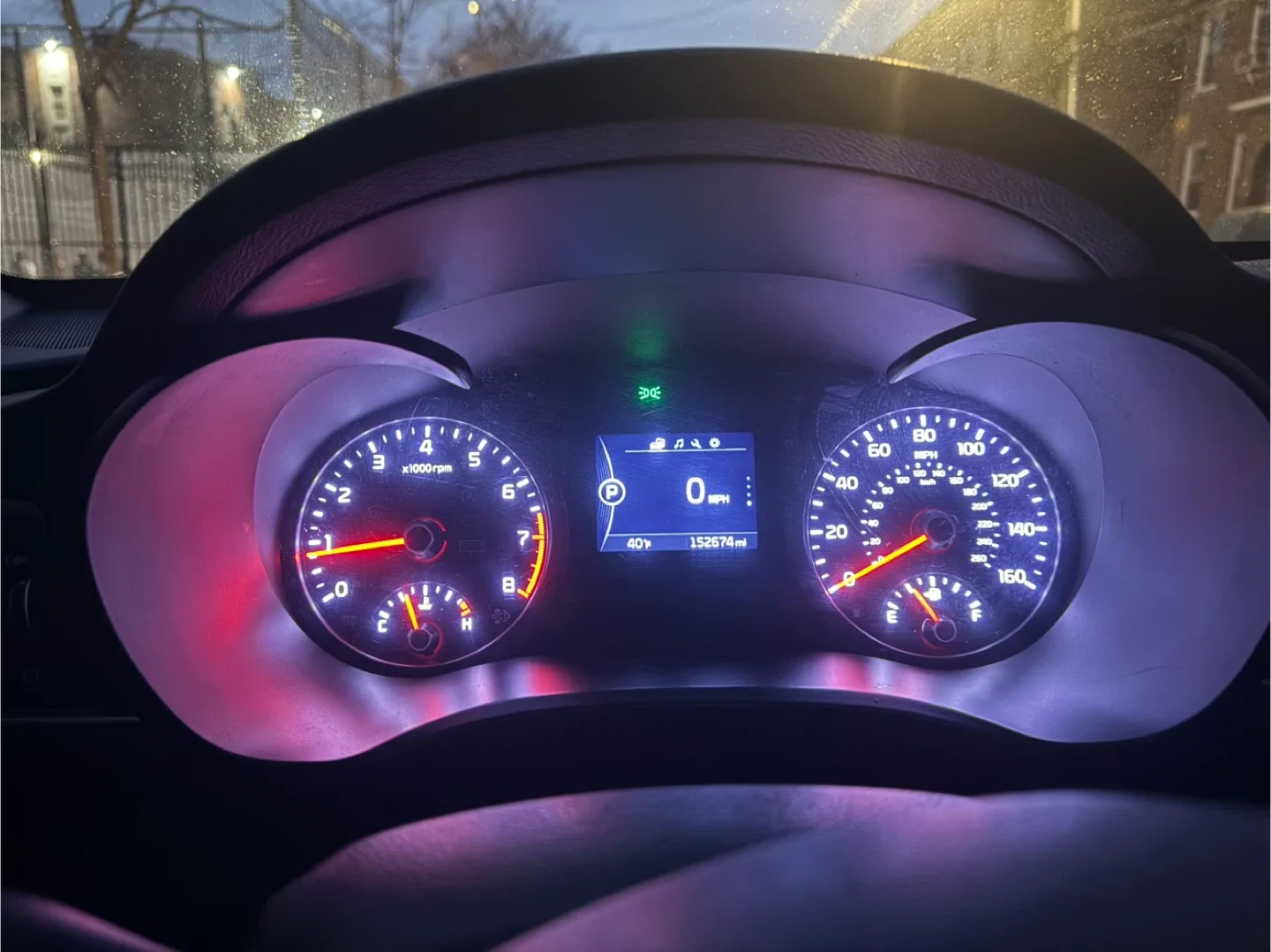 White Kia Optima 2018 sedan image indicator(7)